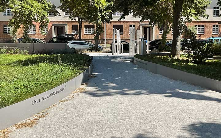 Willi-Frohwein-Platz, Eingang von der Großbeerenstraße